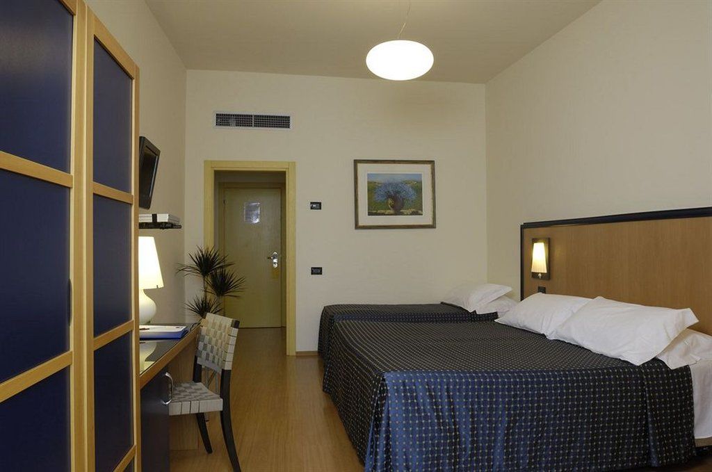 Hotel Masini Forli Bilik gambar