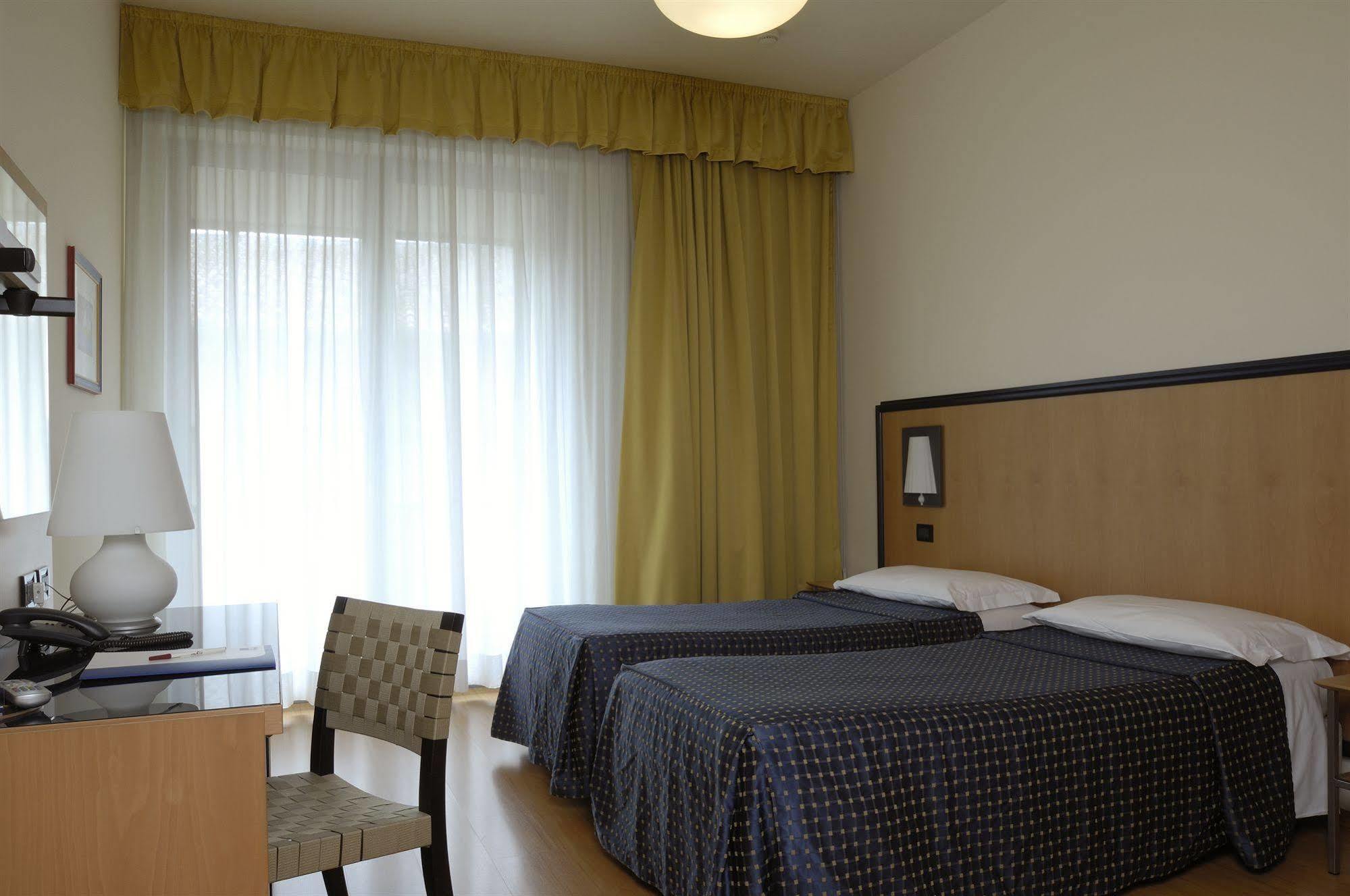 Hotel Masini Forli Bilik gambar