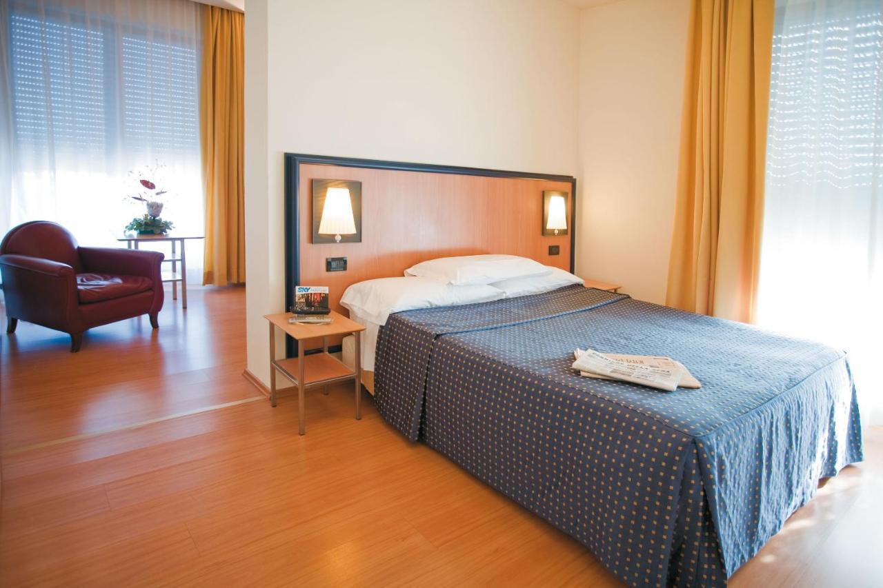 Hotel Masini Forli Bilik gambar